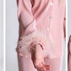 Waverles detachable feather pleats please set in blush